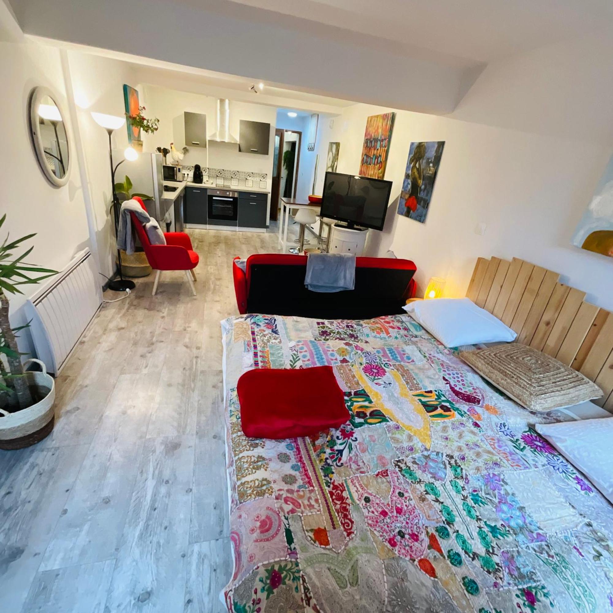 Hote Labyrinthe Sur La Place Chambres D, Hotes , Calme ,Netflix Mirepoix  Dış mekan fotoğraf