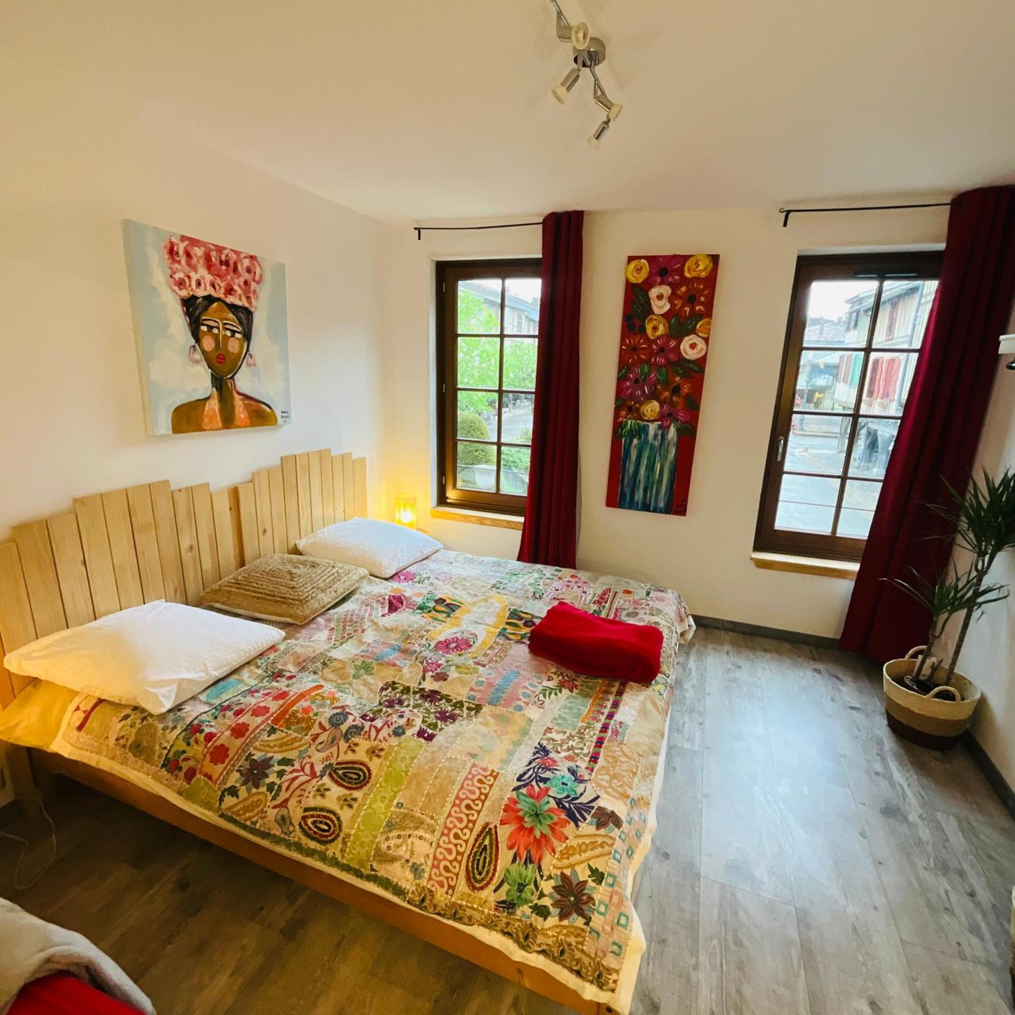 Hote Labyrinthe Sur La Place Chambres D, Hotes , Calme ,Netflix Mirepoix  Dış mekan fotoğraf